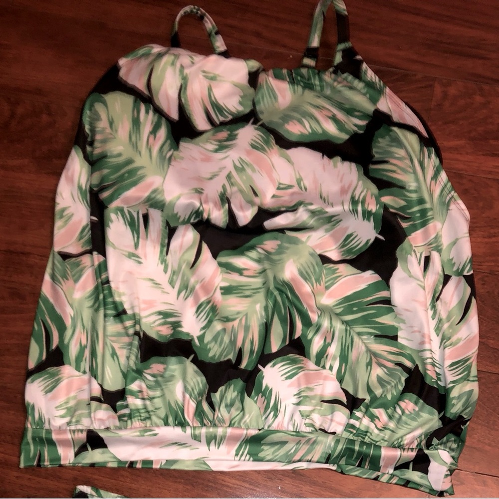 Banana leaf print Lane Bryant swim top size 16